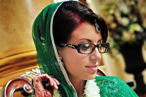 14 Real Brides Who Wore Glasses On Their Wedding Day
