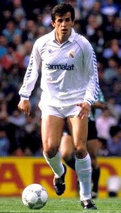 A lo largo de los más de ciento quince años del real madrid club de fútbol han pasado por sus filas más de mil futbolistas, 1 2 incluyendo todas las competiciones oficiales así como los jugadores que pese a no llegar a debutar formaron parte de la plantilla. Historias del Real Madrid: RECORDANDO A MILAN JANKOVIC