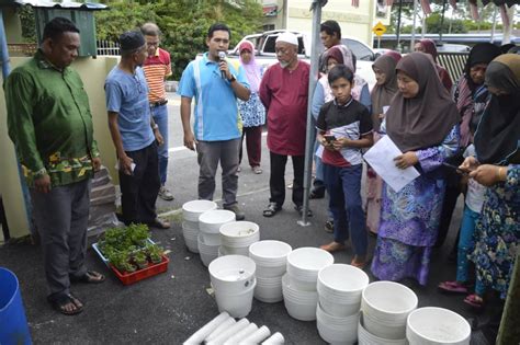Pelabuhan pulau pinang yang ditadbir oleh sppp merupakan sebuah pelabuhan bertaraf antarabangsa di bahagian barat laut semenanjung malaysia yang menawarkan pelbagai kemudahan dan peralatan moden untuk pengendalian kontena, kargo pukal cecair, kargo pukal kering dan kargo. ADUN Teluk Bahang mahu Pulau Pinang pelopori pertanian ...