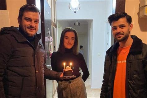 İlk kez oy kullanacak gençlere Bursa Yenişehir de süpriz kutlama