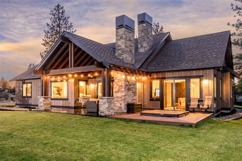 Luxurious And Modern Craftsman Style Woodsy Home In Bend Oregon Rustic