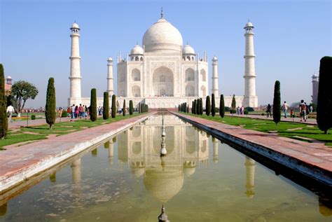 Get A Complete And Thorough Taj Mahal Tour Guide In Agra City