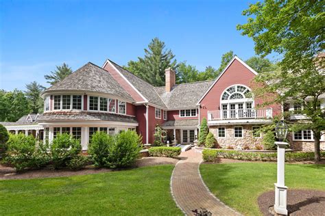 Get a whiff of — well, a look inside — the Yankee Candle mansion