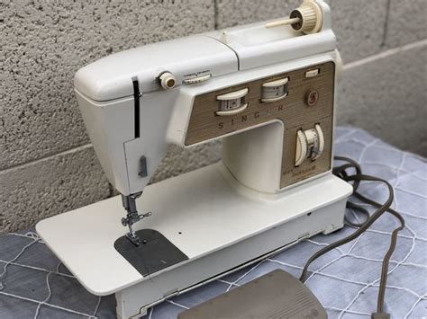Vintage Singer Touch Sew Deluxe Zig Zag Model With Foot Petal For Sale In Tempe Az
