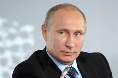 Poutine is a canadian dish of french fries and fresh cheese curds, covered with brown gravy or sauce. Russie: Vladimir Poutine autorisé à rester au pouvoir ...