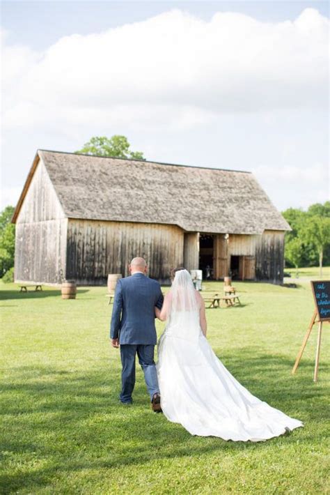 Ma Elopement And Microwedding Photographer Barn Wedding Ny England
