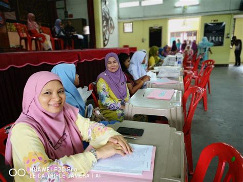 Cipta kerajaan malaysia terhad terhad 3 3766/3 maklumat tugasan projek 1.0 pengenalan calon sijil pelajaran malaysia (spm) yang mengambil mata pelajaran perniagaan dikehendaki melaksanakan tugasan projek sebagai satu daripada keperluan persijilan. HARI SERAHAN SIJIL PELAJARAN MALAYSIA (SPM) 2019 ~ SELAMAT ...