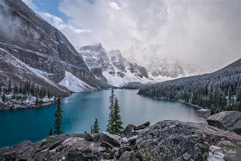 Snowy View Moraine Lake Banff National Park Alberta — Lens Eyeview