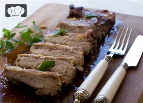 Resultan más cómodas a la hora de cocinarlas. Costillas al horno con salsa de cebolla · pepa cooks