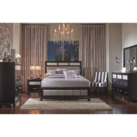 Dark furniture has a reputation of making a room feel smaller, but as you can see from this collection, a carefully planned room layout can utilize darker pieces to stunning effect. Luxury Bedroom Set Queen Black - Awesome Decors