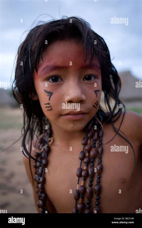 Children Xingu Indian Go School Banque De Photographies Et Dimages à