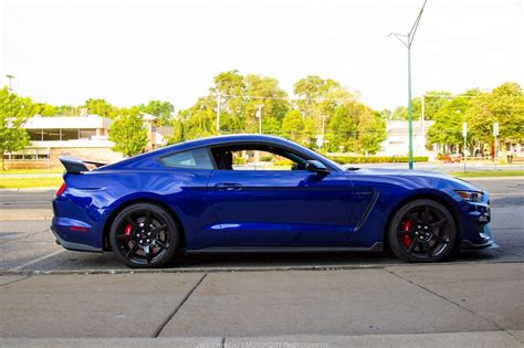 Deep Impact Blue 2016 Ford Mustang