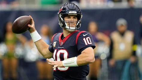 Texans HC Lovie Smith announces Davis Mills will return as starting QB