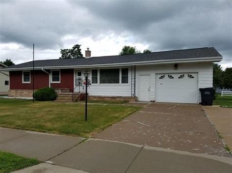 515 W Council St Tomah Wi 54660 Mls 1833925 Redfin