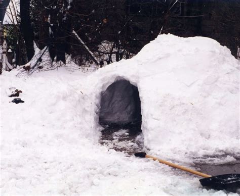 Surviving Cold Weather With Snow Caves Modern Survival Online
