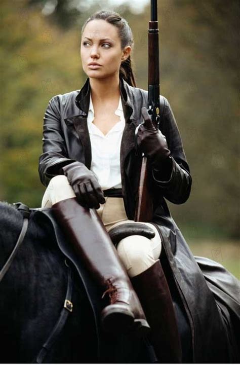 Photo De Angelina Jolie Lara Croft Tomb Raider Le Berceau De La Vie