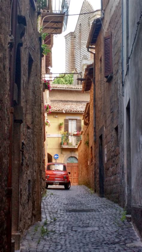 Ridiculously Photogenic Alley In Orvieto Italy R Travel