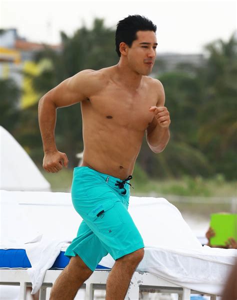 Shirtless Mario Lopez With Wife In Miami Beach Pictures Popsugar