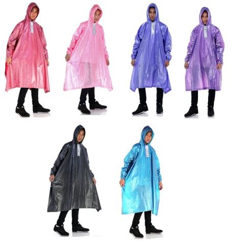 5 Jas Hujan Terbaik Model Ponco yang Harus Dibeli Saat Musim Hujan