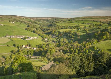 Yorkshire Dales Summer Scene Stock Image Image Of Southern Grassy