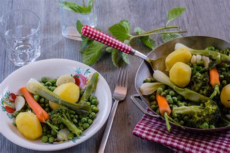Tian de légumes gratiné au parmesan. Jardinière de légumes | Jardiniere legumes, Cuisine ...