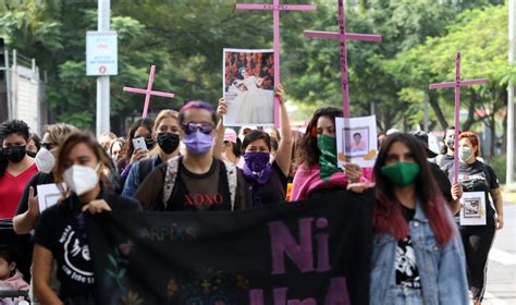 Marchan En Memoria De Las Mujeres Asesinadas En Jalisco El Sur