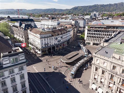 Our trading platforms give you access to invest in global financial markets. Schweizer Banken rechnen mit unveränderter ...