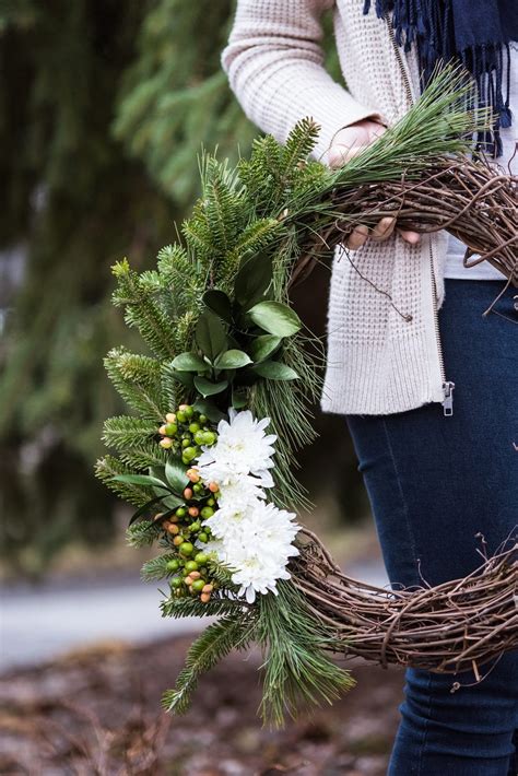 Diy Natural Winter Wreath The Sweetest Occasion