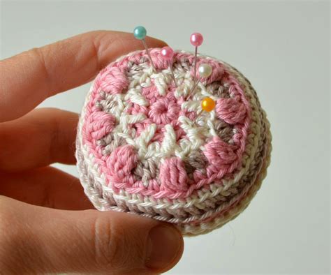 macaron pin cushion free pattern in 2020 handarbeit häkeln crochet muster