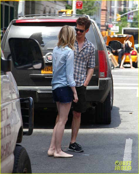 Emma Stone Andrew Garfield Cuddle Up In NYC Photo Andrew