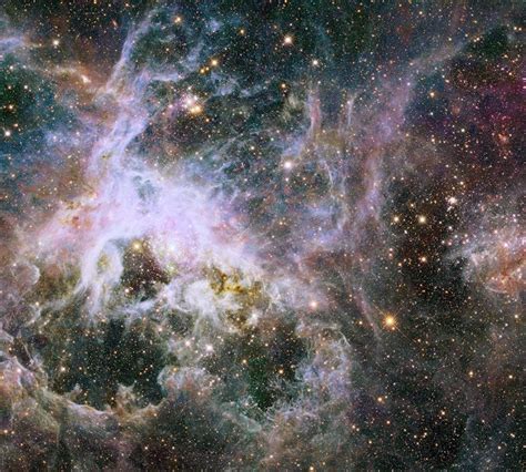 Nasas Hubble Images Of Veil Nebula Supernova Show A Massive Space