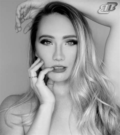 An Exclusive Interview With Instagram Star Aj Applegate