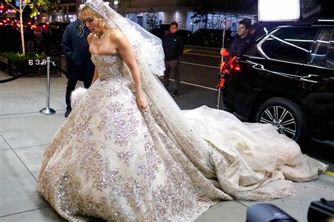 Jennifer Lopez Wedding Dress Pictures Vaniren Tarinat