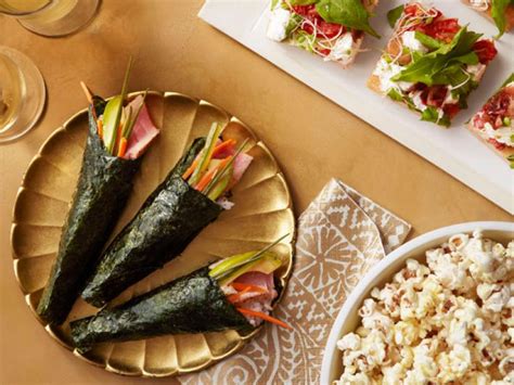 Repeat with the remaining ingredients to make a total of 4 rolls. Spicy Tuna Hand Rolls Recipe | Food Network Kitchen | Food ...