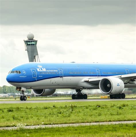 Klm Boeing 777 300 Speeding Up In Amsterdam Schiphol Editorial Stock