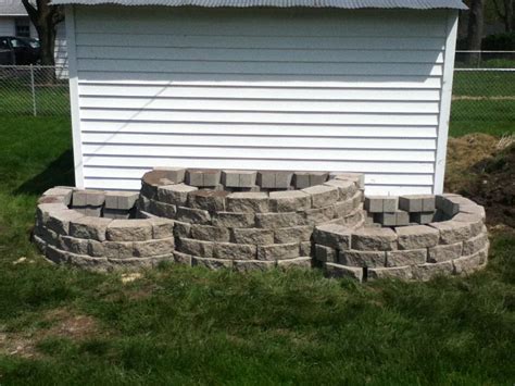 Mendez landscaping brick pavers, woodstock, illinois. Raised brick beds - cheap and easy! A little over 200 in materials (~150 retaining wal ...