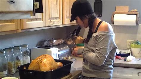 video mom pranks daughter on thanksgiving with pregnant turkey abc7 san francisco