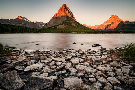 Expose Nature Sunrise At Two Medicine Lake Glacier National Park
