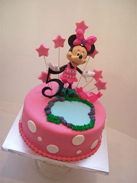 Minnie Mouse Cake 8 Inch 195 Temptation Cakes Temptation Cakes