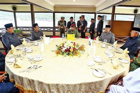 At its peak, brunei was the most successful empire on the borneo coast during the 16th century. HM Sultan Brunei Visits Mangrove Paradise Resort