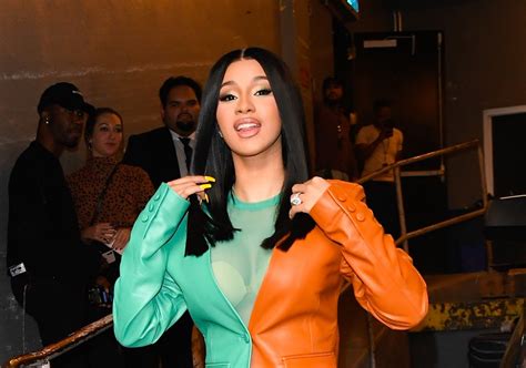 Cardi Bs Bodak Yellow Is The First Female Rap Song To Go Diamond