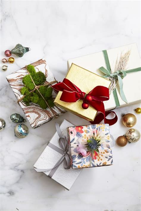Maybe you would like to learn more about one of these? 45 Easy Christmas Gift Wrapping Ideas - Unique DIY Holiday ...