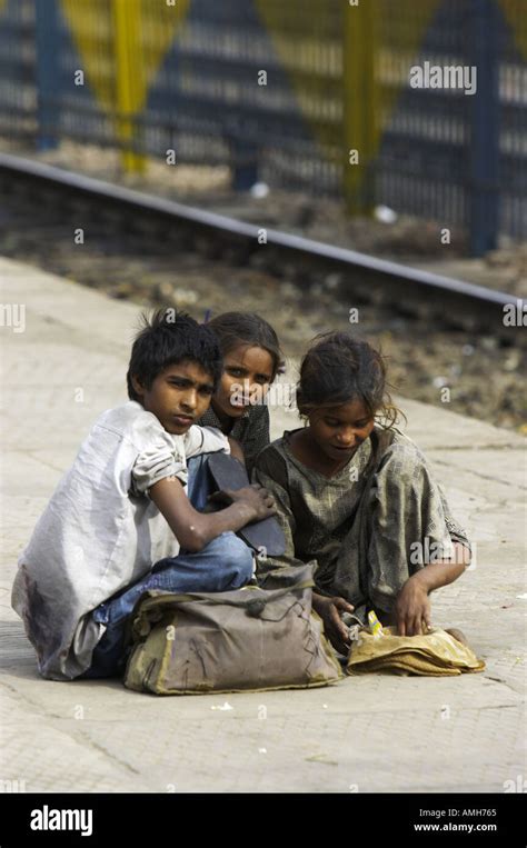 Poverty Children Begging Hi Res Stock Photography And Images Alamy
