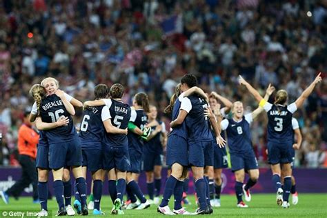 Us Womens Soccer Team Beats Japan 2 1 For Olympic Gold Medal Daily