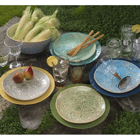 These Striking Dinner Plates Combine The Look And Feel Of Artisan