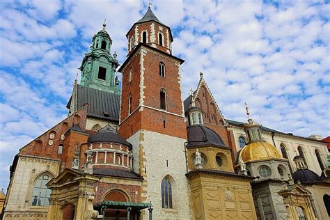 Situated in the centre of kraków, just 750 yards from wawel royal castle and 1.1 miles from cloth hall, cracovia features accommodation with city views and free wifi. Visita guidata privata di Cracovia - ScopriCracovia.com