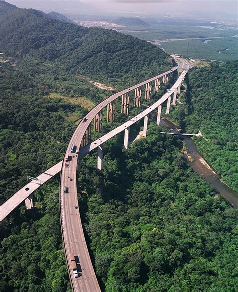 Latar belakang jalan merupakan prasarana transportasi darat, yang berperan penting bagi kehidupan manusia. Alam Mengembang Jadi Guru: Jalan Raya diatas Pepohonan