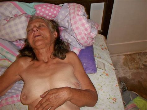 See And Save As Very Sexy And Hot Amateur Granny With Horny Hairy Pussy