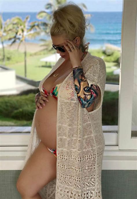 Pregnant Jenna Jameson Poses Naked In Bath In Boob And Bump Overshare