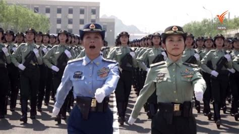 ทหารหญิงจีนซ้อมสวนสนามฉลองวันชาติ